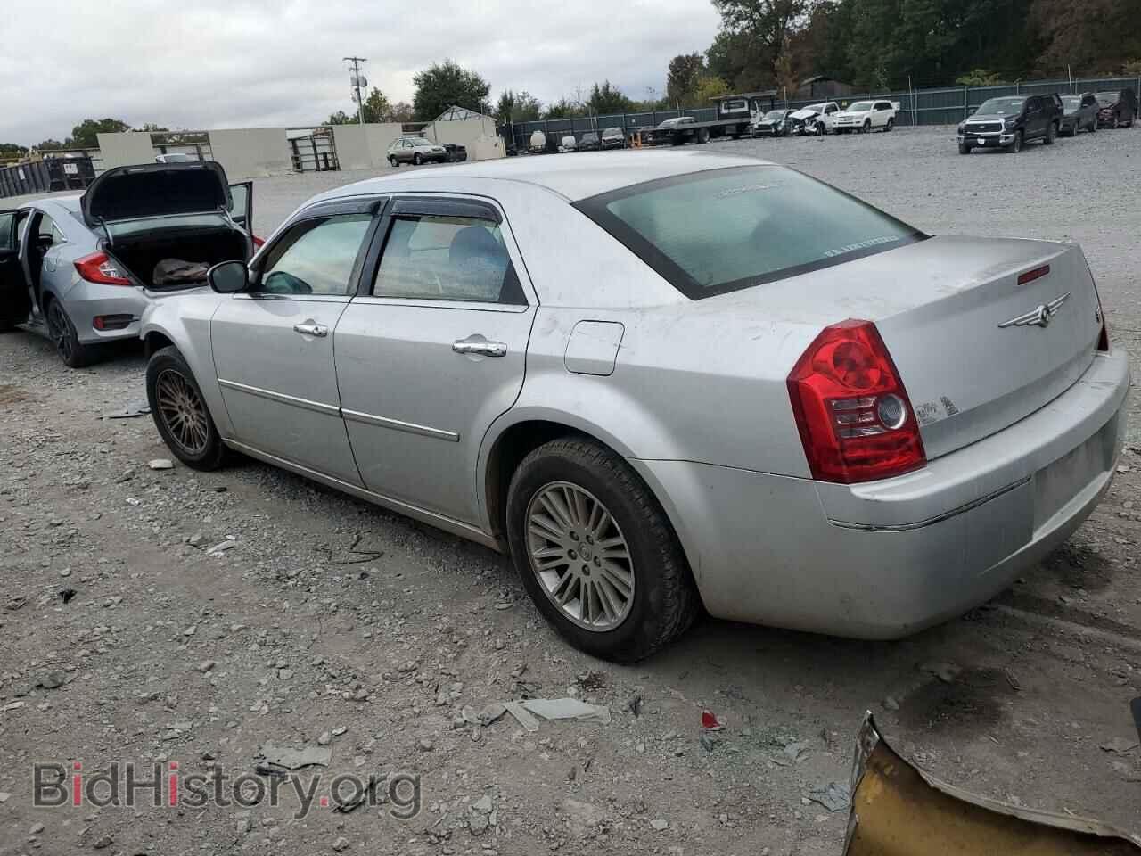 2010 CHRYSLER 300 - VIN: 2C3CA4CD7AH134148 - Фото 2
