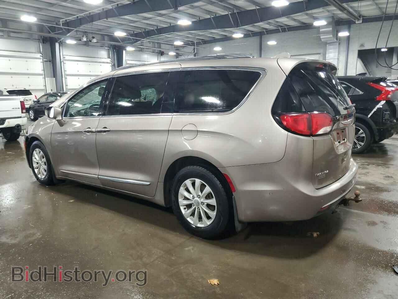 2018 CHRYSLER PACIFICA - VIN: 2C4RC1EG3JR109683 - Фото 2