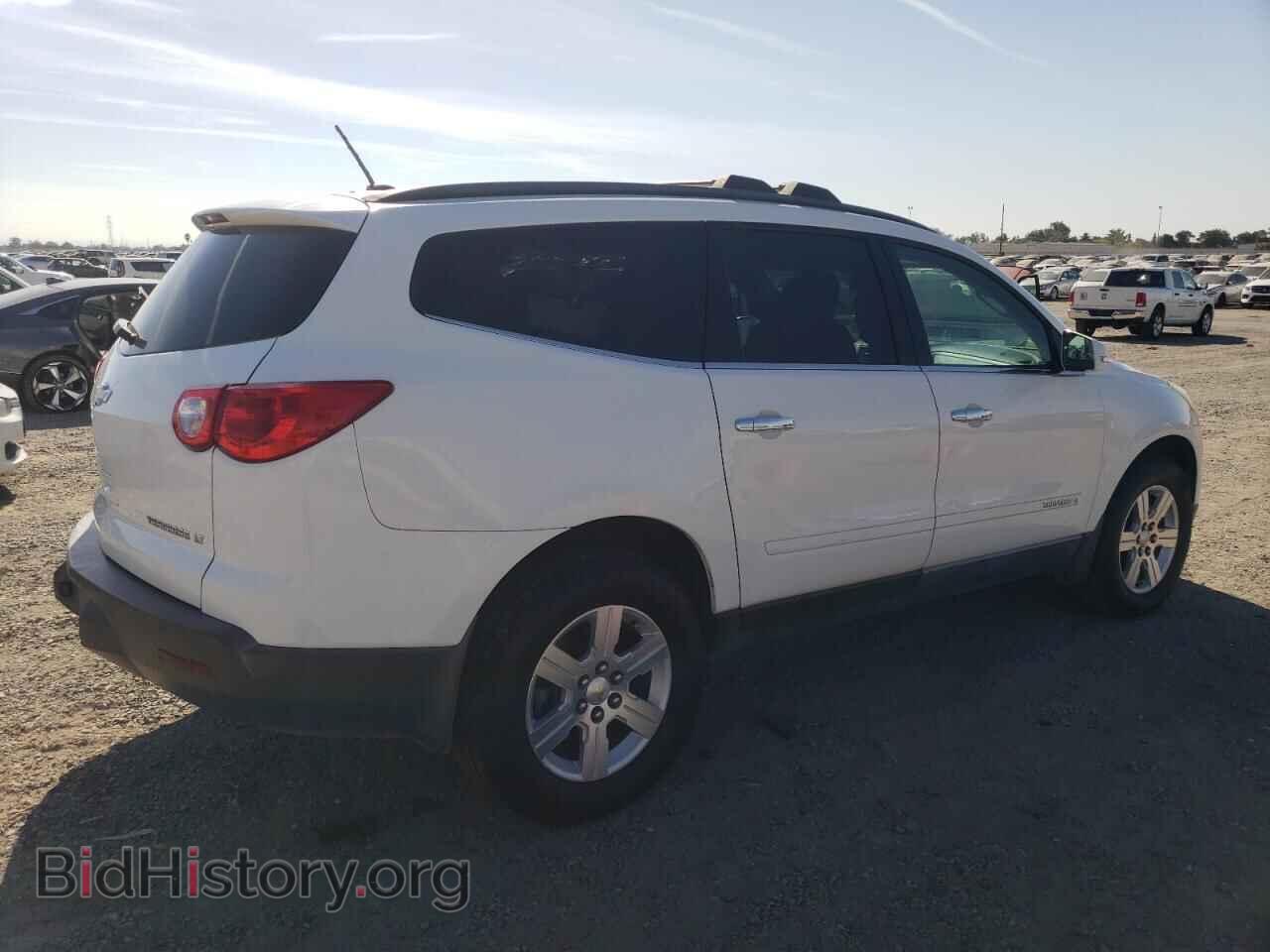 2010 CHEVROLET TRAVERSE - VIN: 1GNLRFED5AS101310 - Фото 3