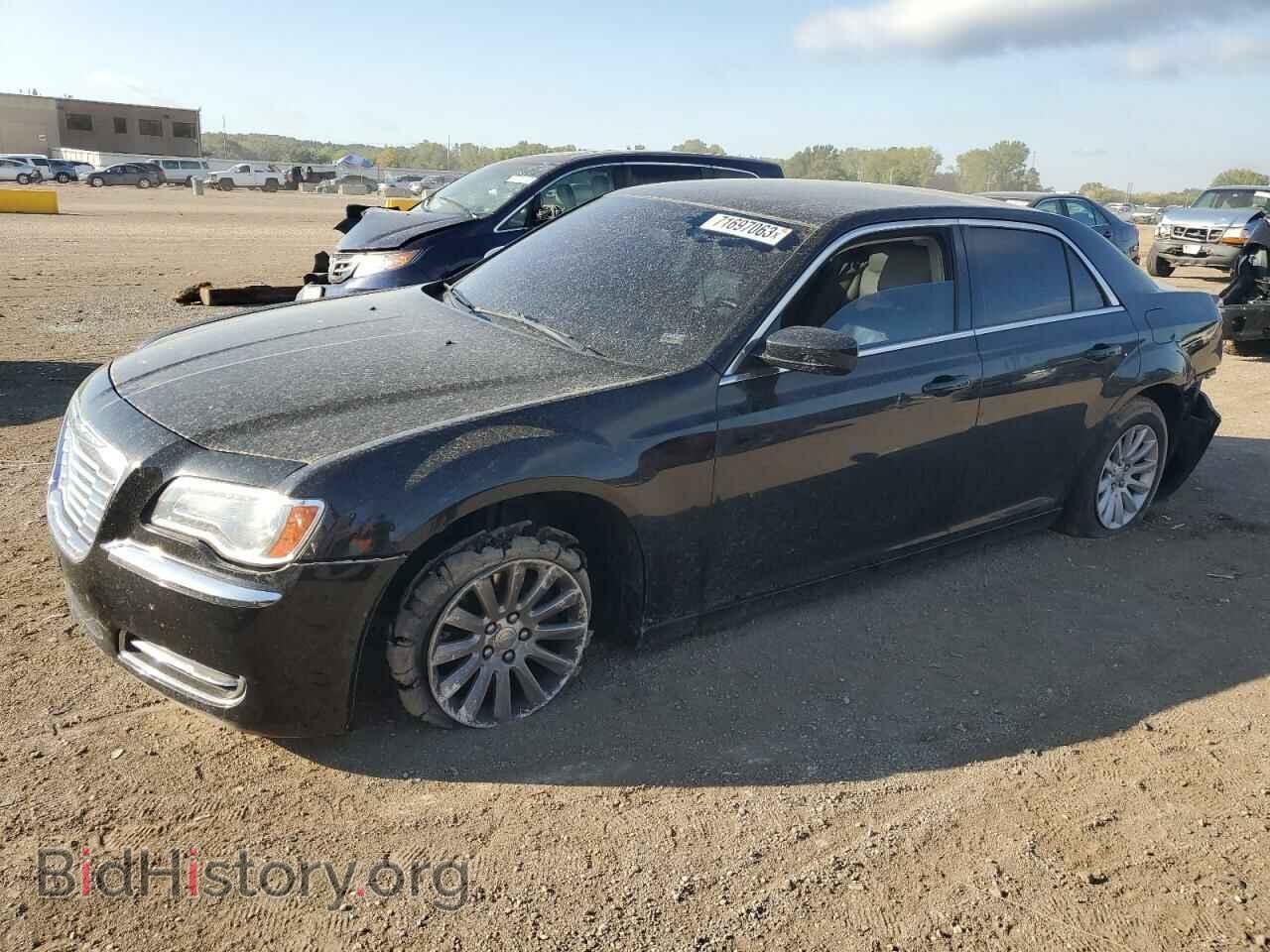 Фотография 2C3CCAAG3DH519216 - CHRYSLER 300 2013