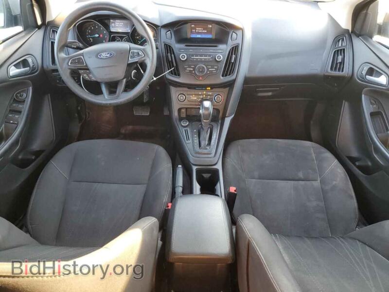 2016 Ford FOCUS (VIN 1FADP3F26GL255516) — photo 8 of 12