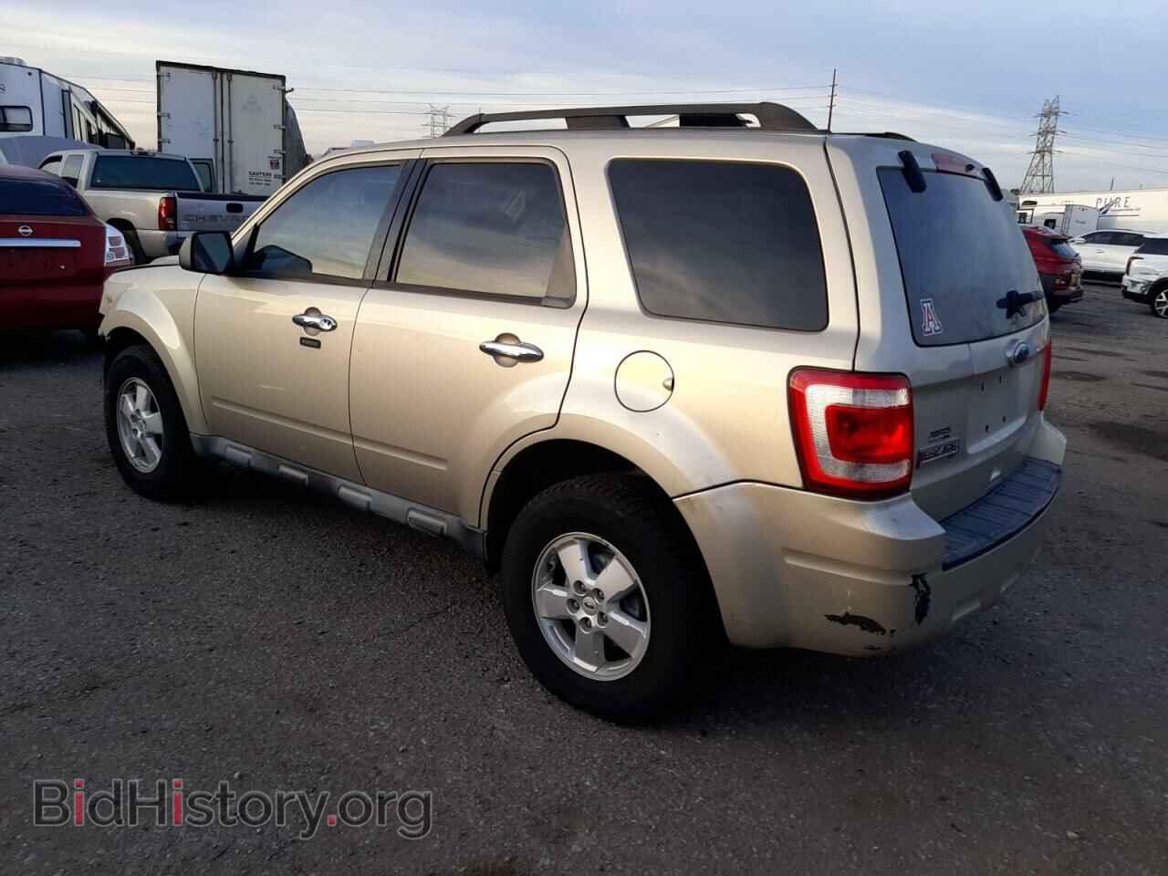2010 FORD ESCAPE - VIN: 1FMCU0D70AKA14779 - Фото 2
