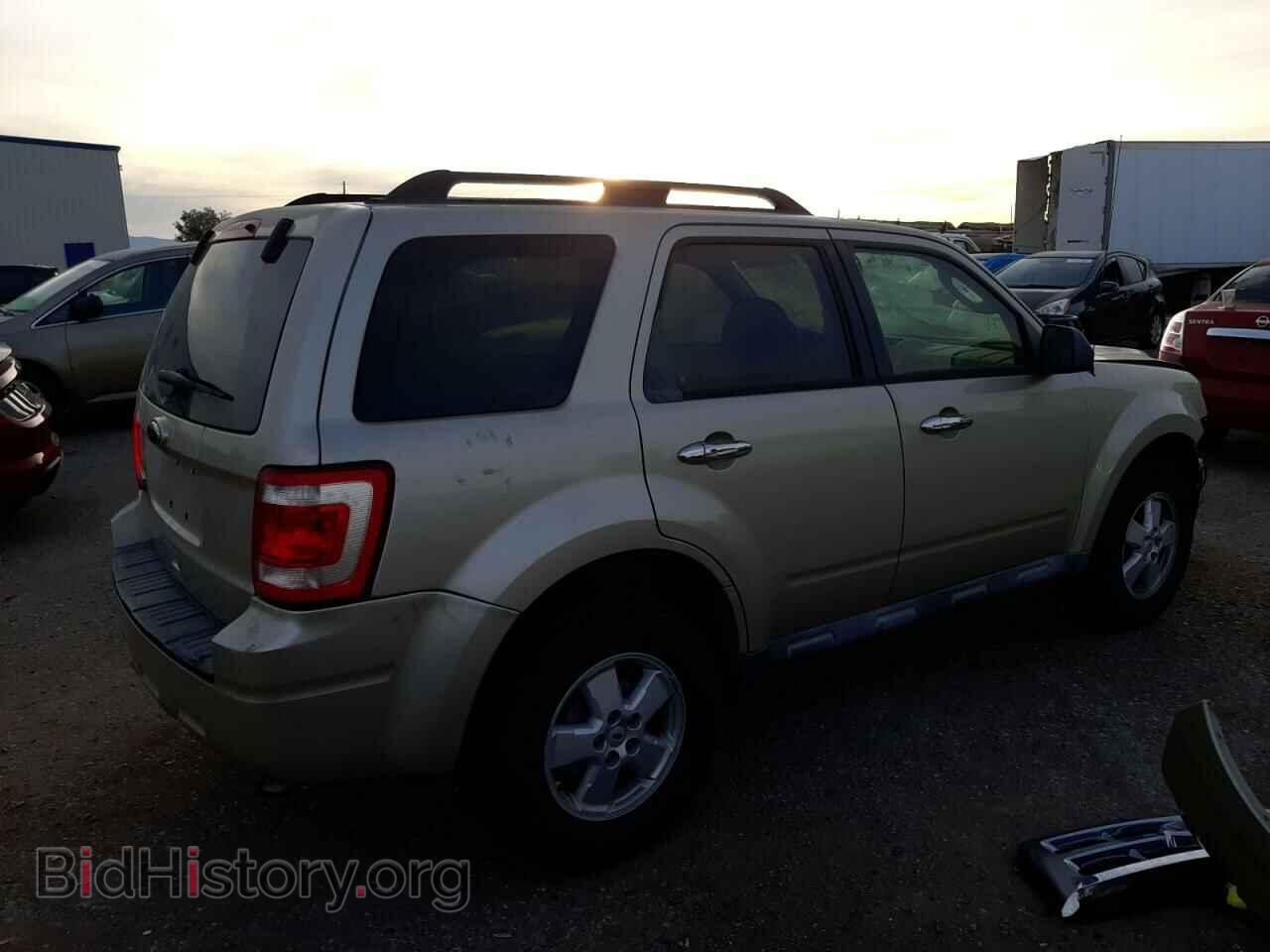 2010 FORD ESCAPE - VIN: 1FMCU0D70AKA14779 - Фото 3