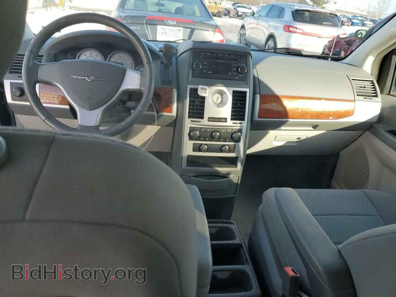 2009 CHRYSLER MINIVAN - VIN: 2A8HR54109R626605 - Фото 8