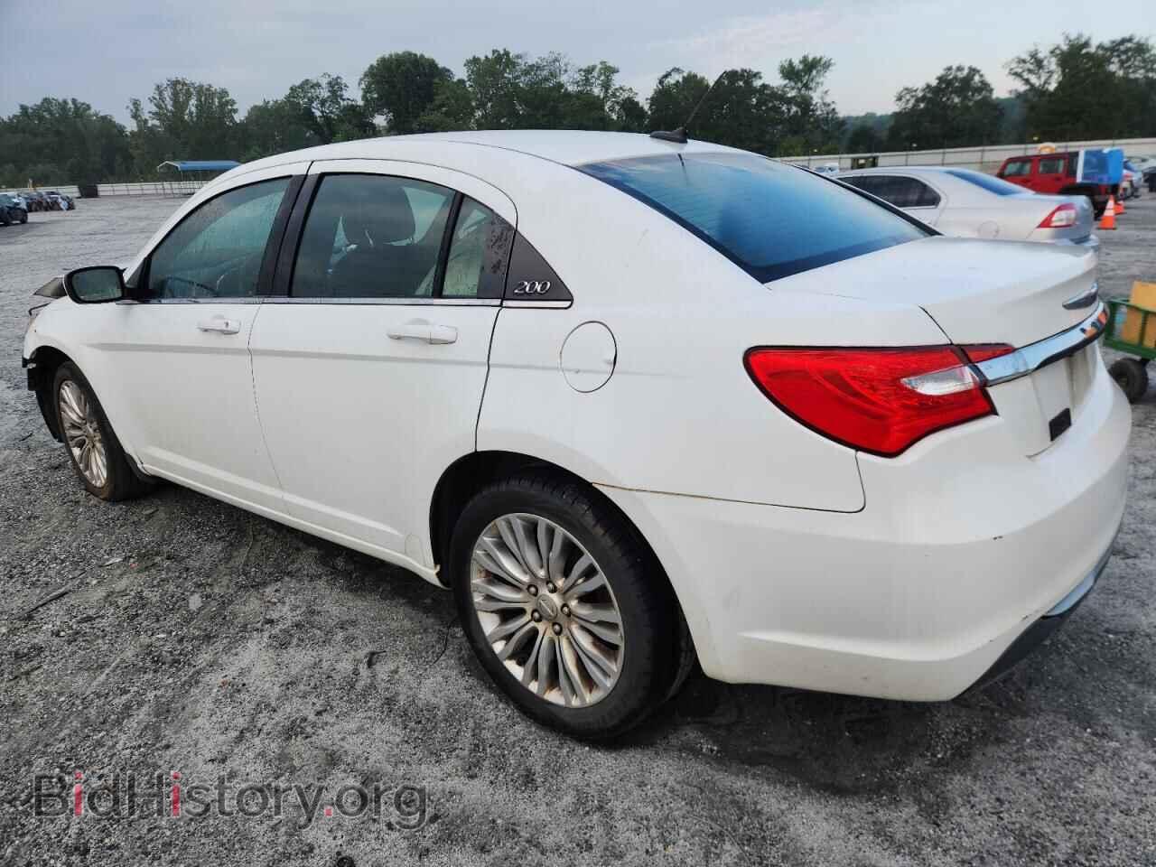 2012 CHRYSLER 200 - VIN: 1C3CCBAB0CN117637 - Фото 2