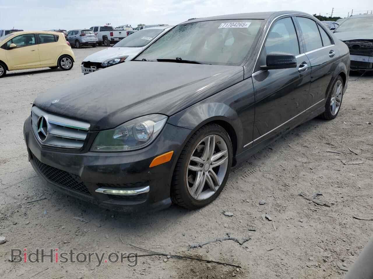 Photo WDDGF8BB4CR238501 - MERCEDES-BENZ C-CLASS 2012