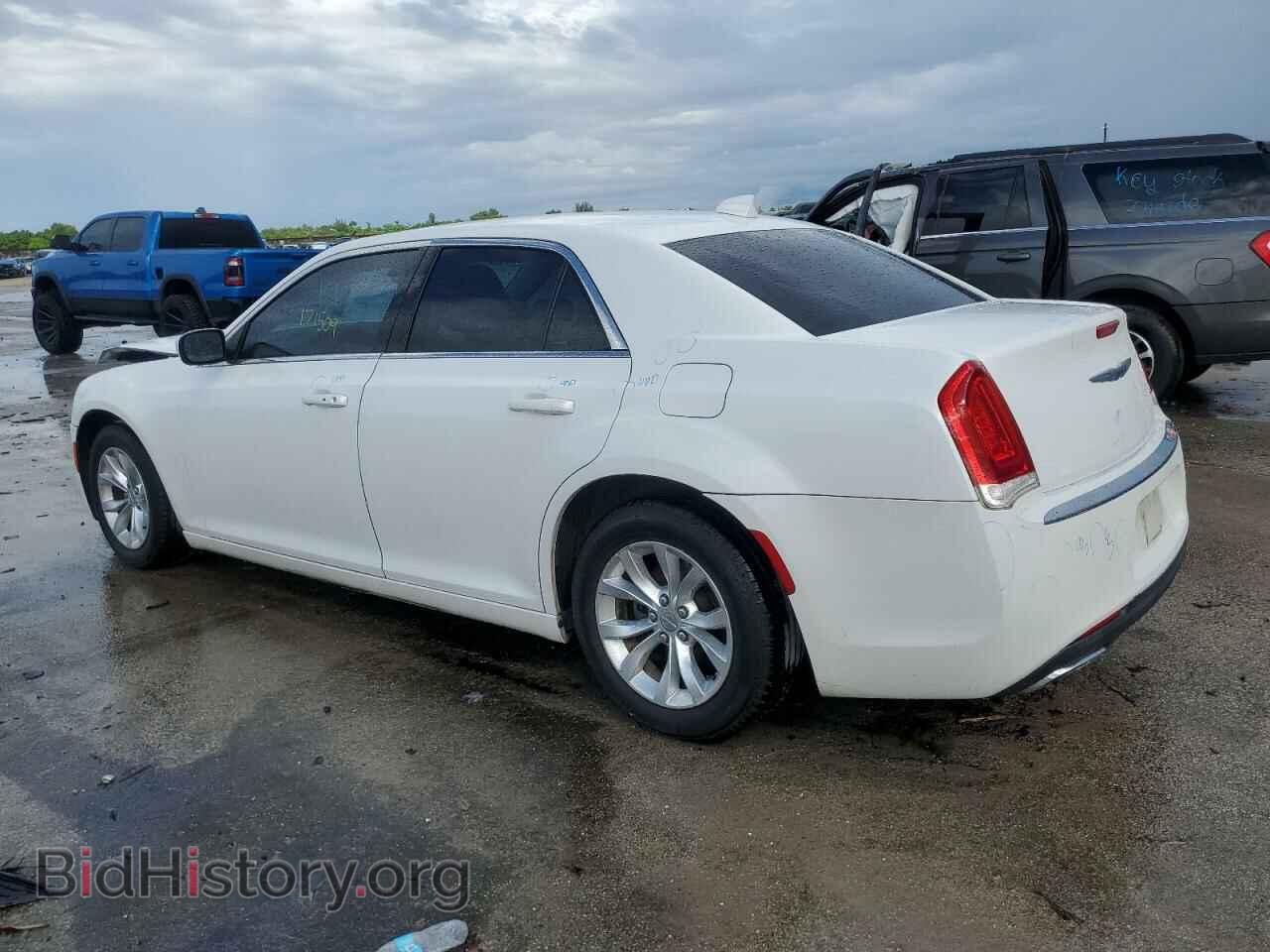 2015 CHRYSLER 300 - VIN: 2C3CCAAG8FH930064 - Фото 2