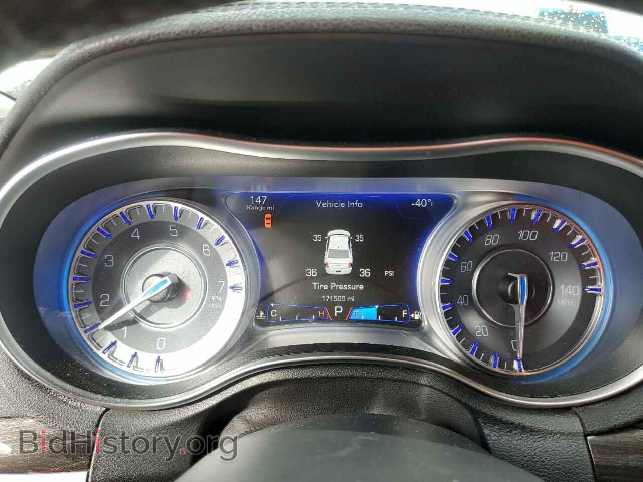 2015 CHRYSLER 300 - VIN: 2C3CCAAG8FH930064 - Фото 9