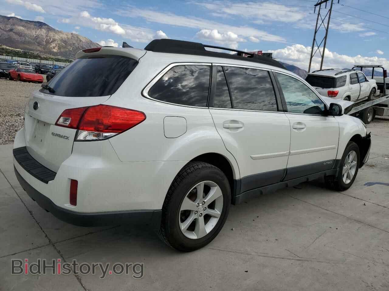 2014 SUBARU OUTBACK - VIN: 4S4BRCMC5E3247620 - Фото 3