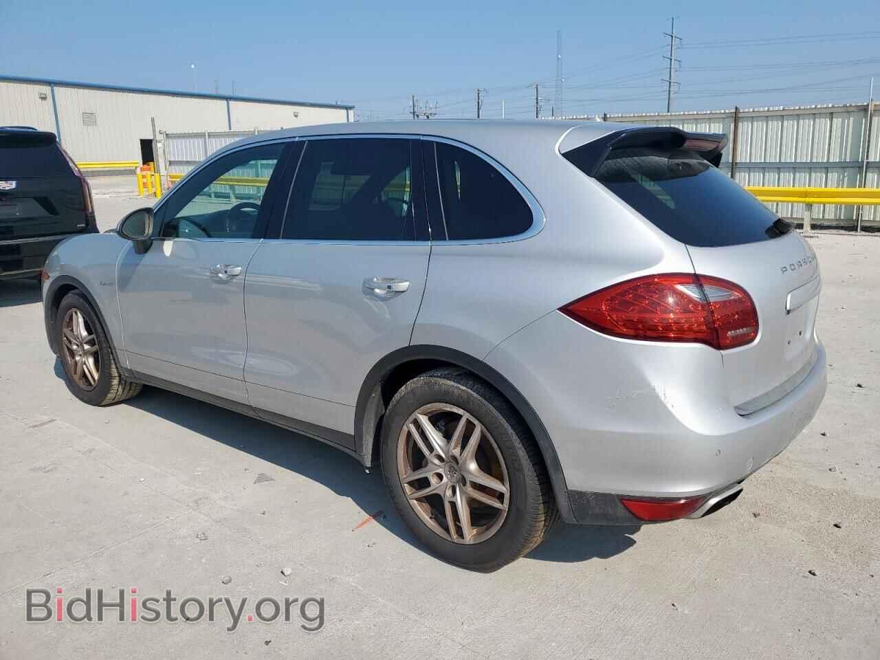2011 PORSCHE CAYENNE - VIN: WP1AE2A20BLA93457 - Фото 2