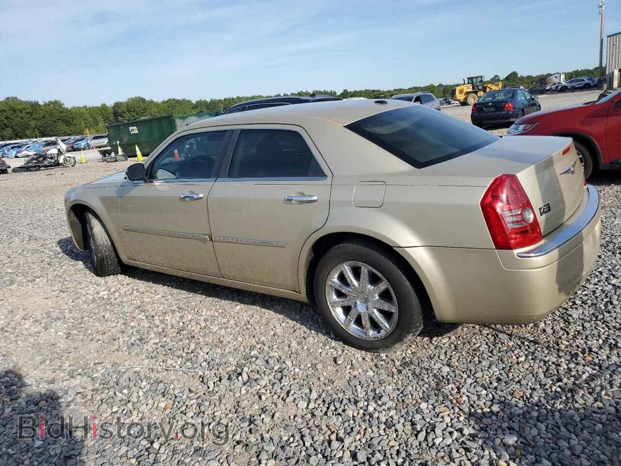 2010 CHRYSLER 300 - VIN: 2C3CA3CV8AH148448 - Фото 2