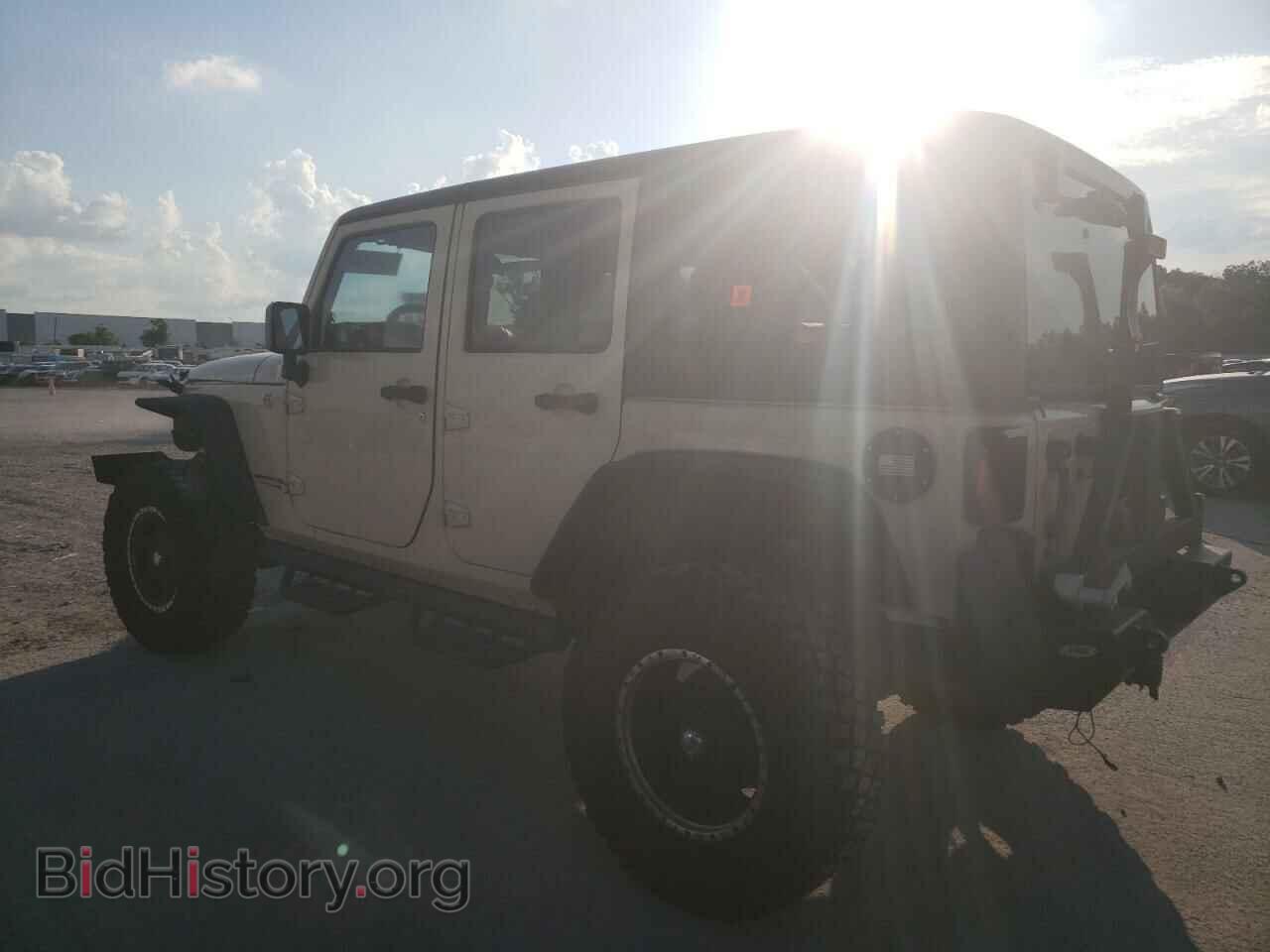 2011 JEEP WRANGLER - VIN: 1J4BA6H10BL571201 - Фото 2