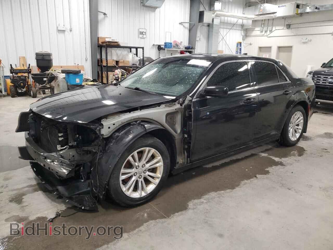 Фотография 2C3CCAAG6KH611997 - CHRYSLER 300 2019