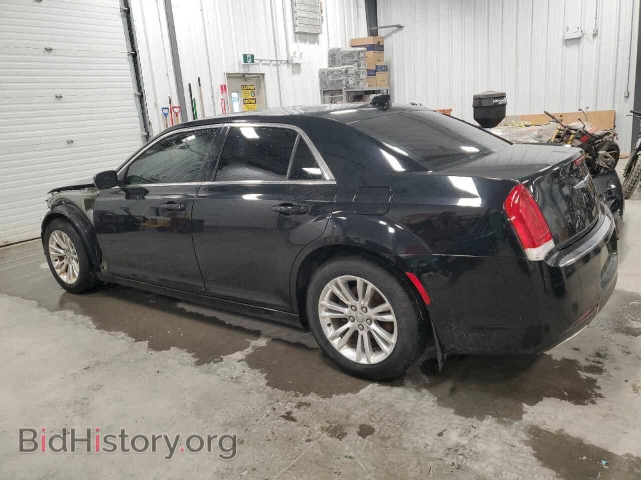 2019 CHRYSLER 300 - VIN: 2C3CCAAG6KH611997 - Фото 2