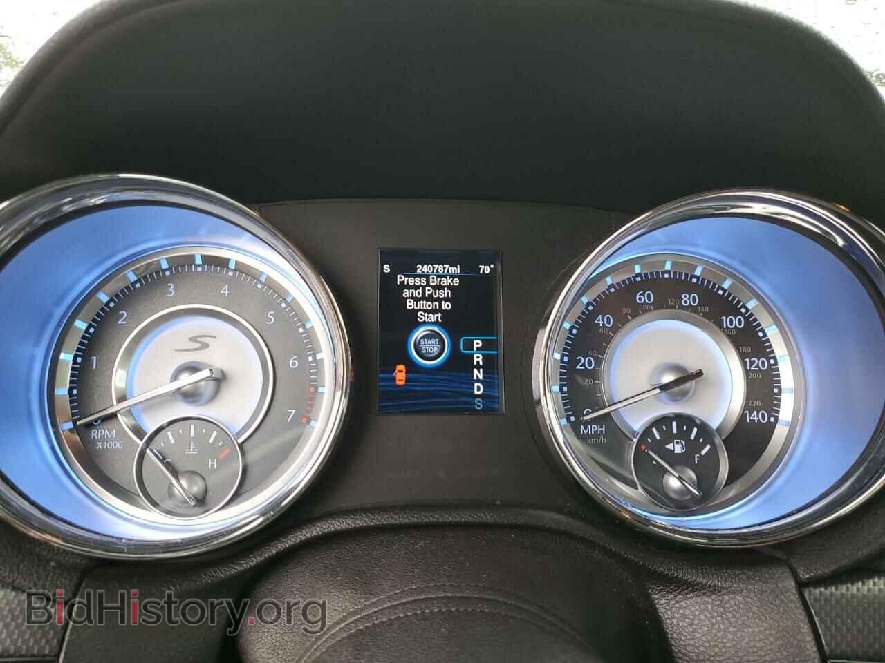 2014 CHRYSLER 300 - VIN: 2C3CCABG4EH365521 - Фото 9