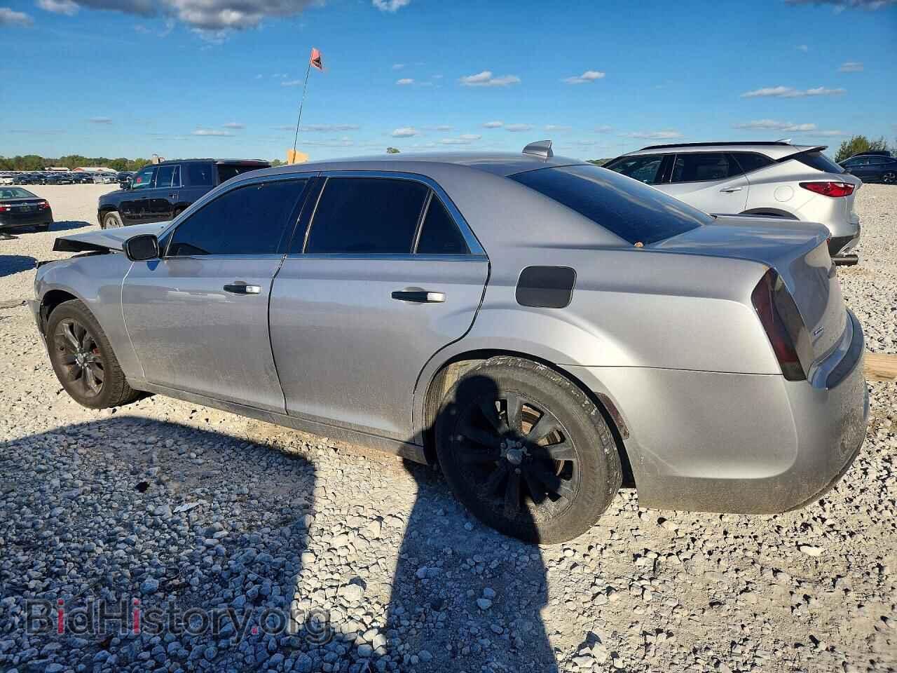 2016 CHRYSLER 300 - VIN: 2C3CCARG8GH278407 - Photo 2