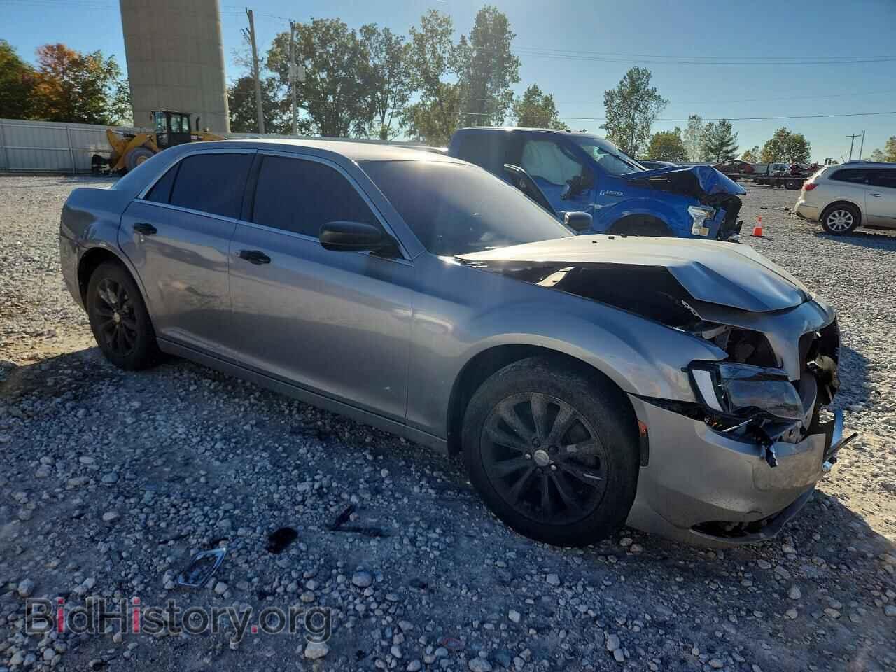 2016 CHRYSLER 300 - VIN: 2C3CCARG8GH278407 - Photo 4