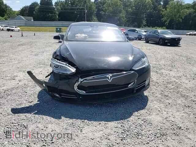 2015 TESLA MODEL S - VIN: 5YJSA1E28FF110990 - Photo 13