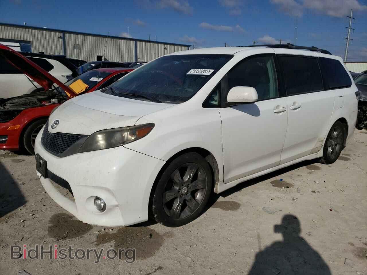 Photo 5TDXK3DC0BS039461 - TOYOTA SIENNA 2011