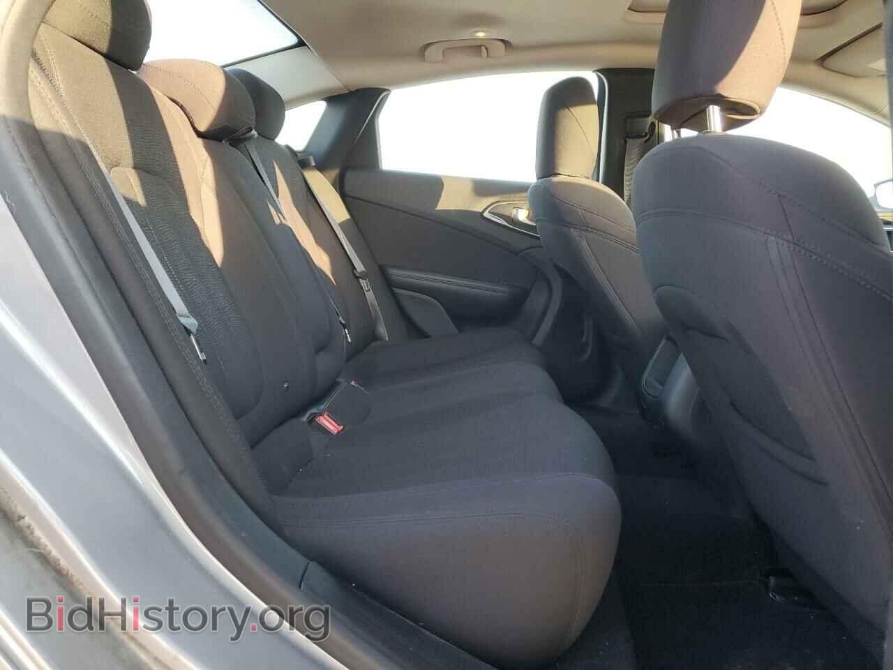 2015 CHRYSLER 200 - VIN: 1C3CCCAB3FN634585 - Фото 10