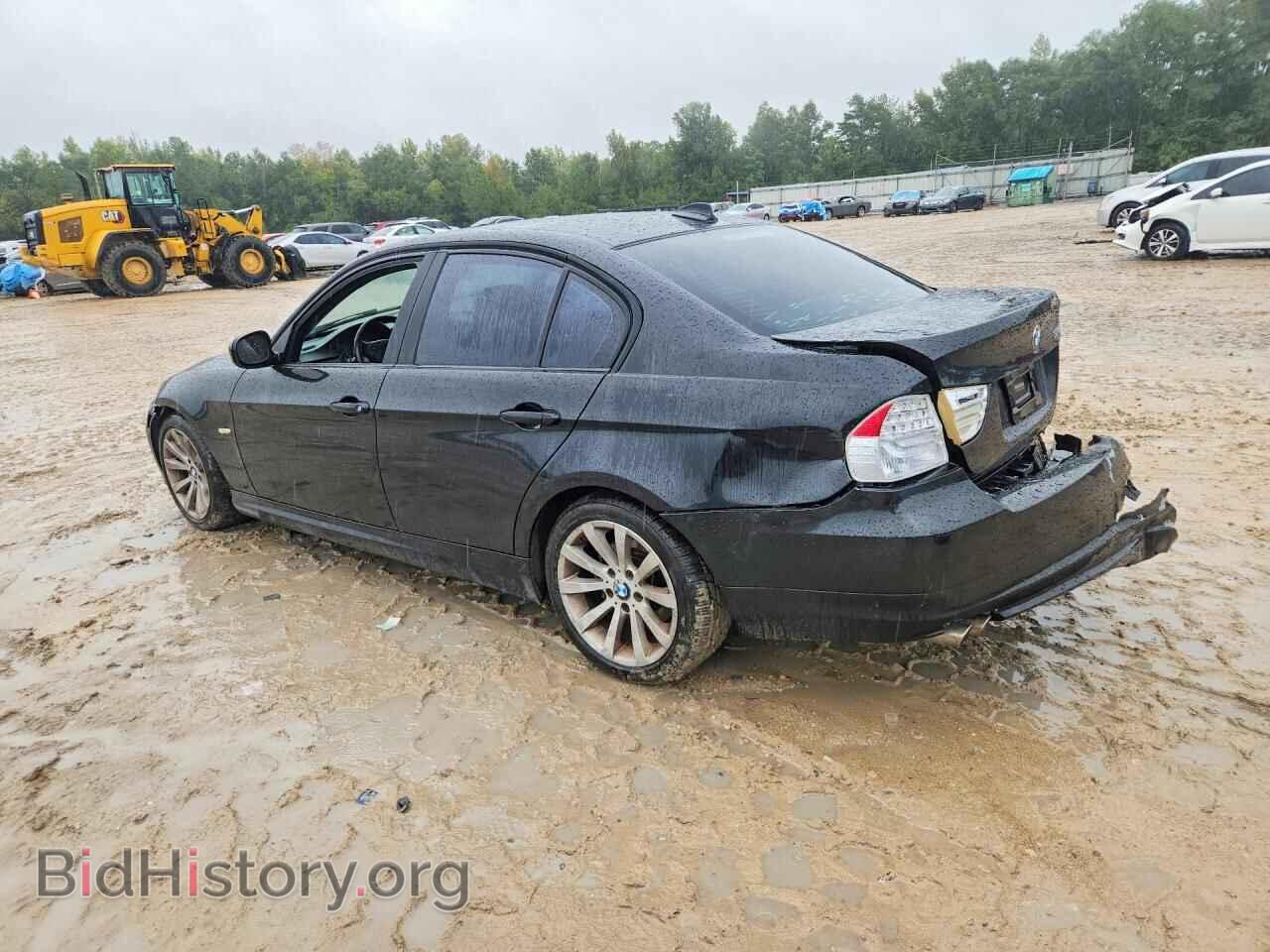 2011 BMW 3 SERIES - VIN: WBAPH7C59BE677087 - Photo 2