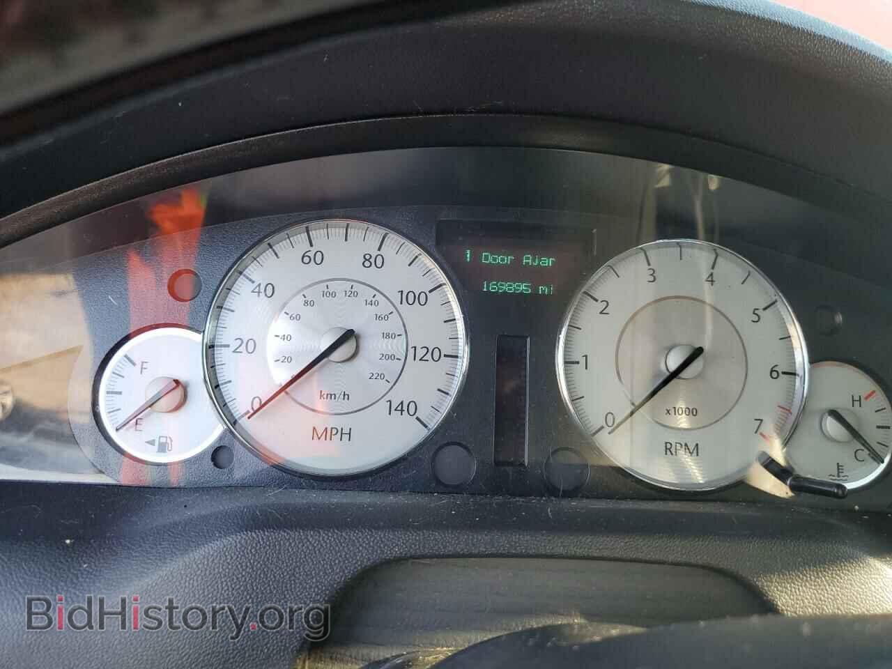 2010 CHRYSLER 300 - VIN: 2C3CA2CVXAH330680 - Фото 9