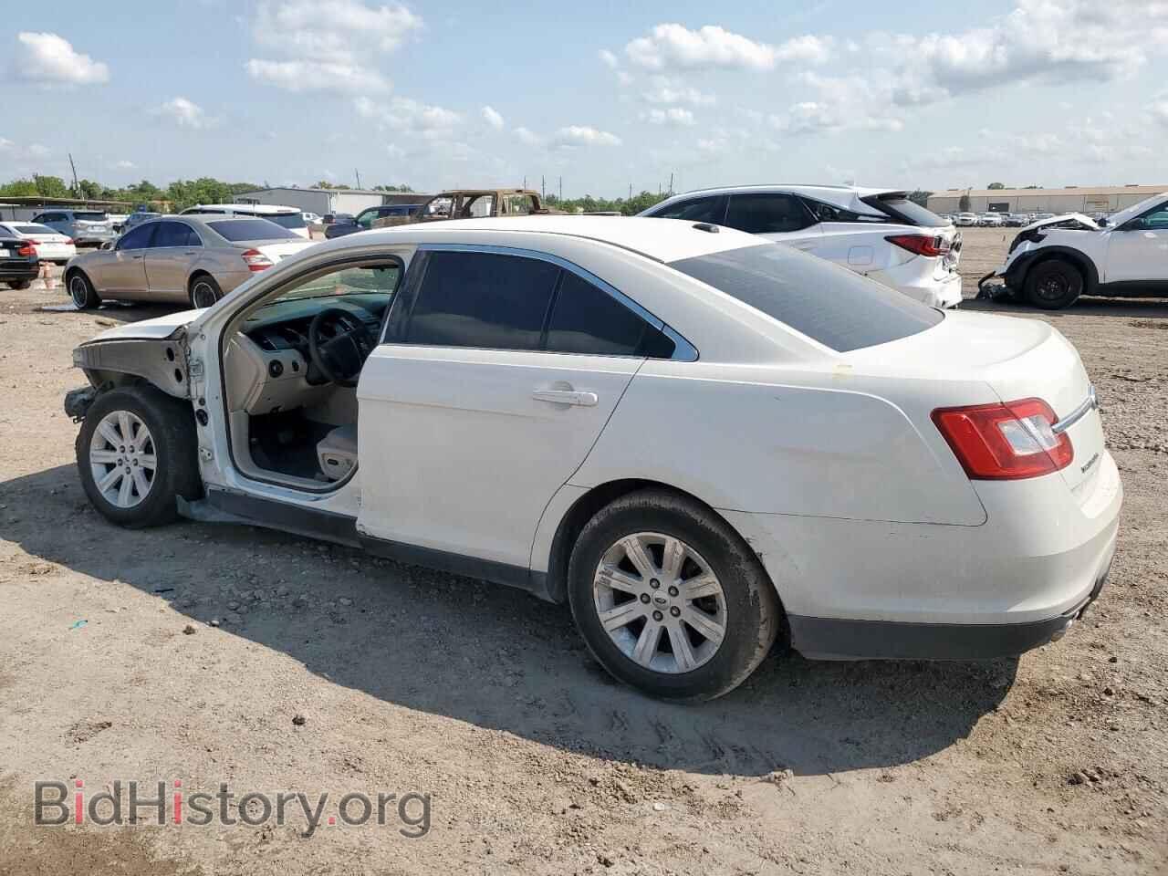 2010 FORD TAURUS - VIN: 1FAHP2DW1AG107789 - Фото 2