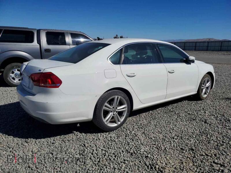2014 Volkswagen PASSAT (VIN 1VWBP7A3XEC003626) — фото 3 из 12