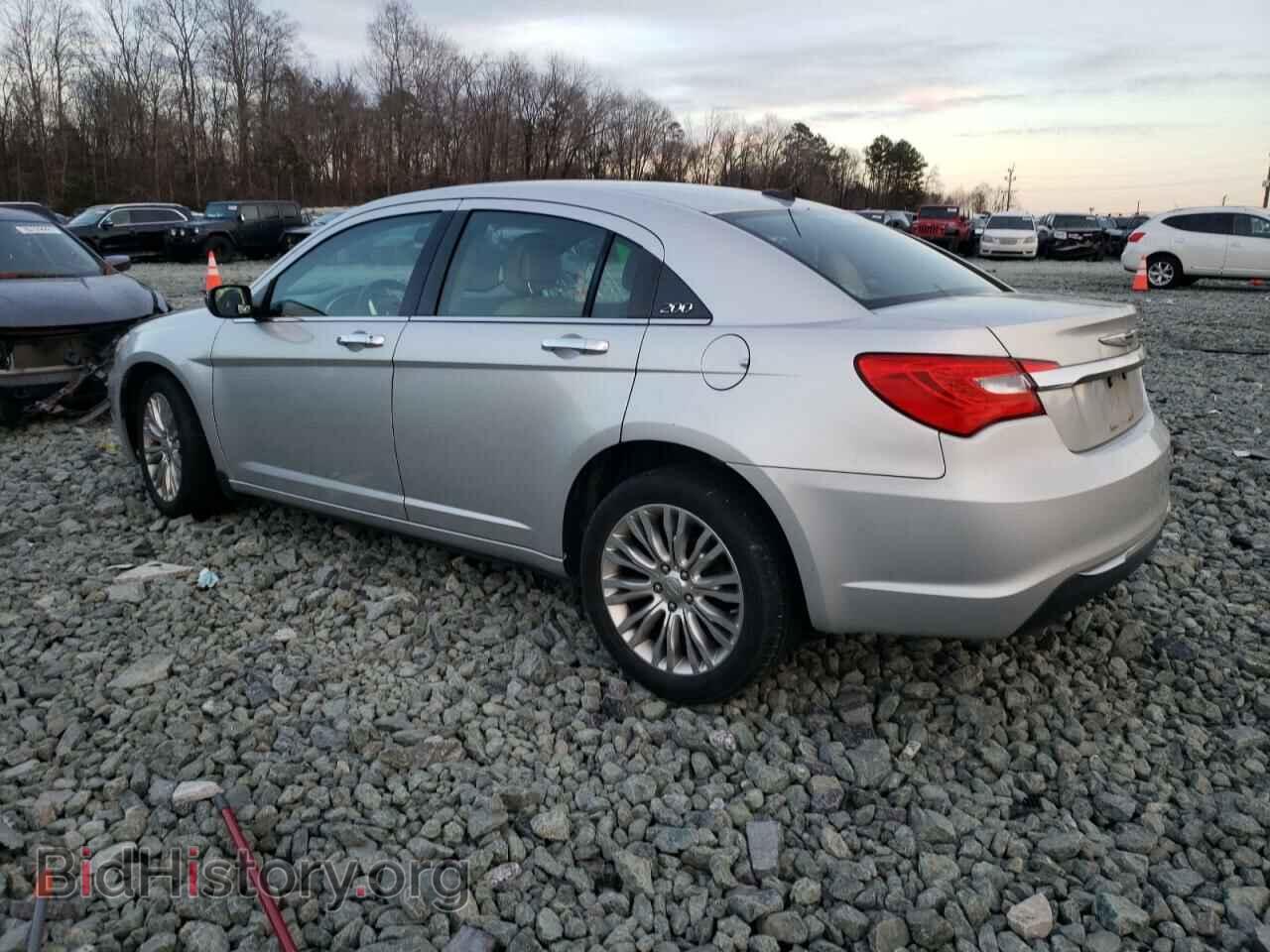 2011 CHRYSLER 200 - VIN: 1C3BC2FG0BN618655 - Фото 2