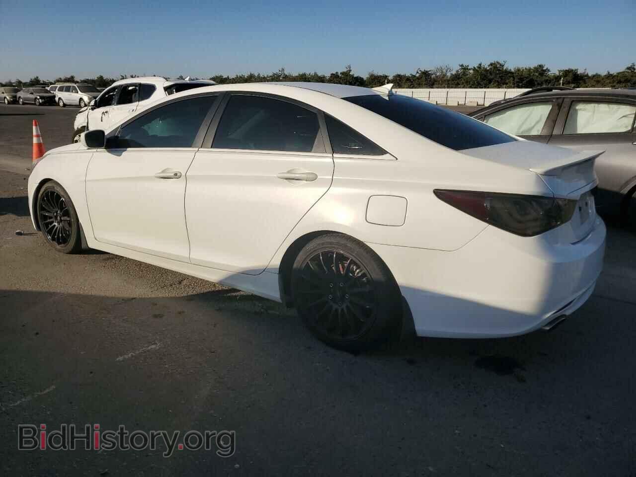 2013 HYUNDAI SONATA - VIN: 5NPEC4AB2DH639977 - Фото 2