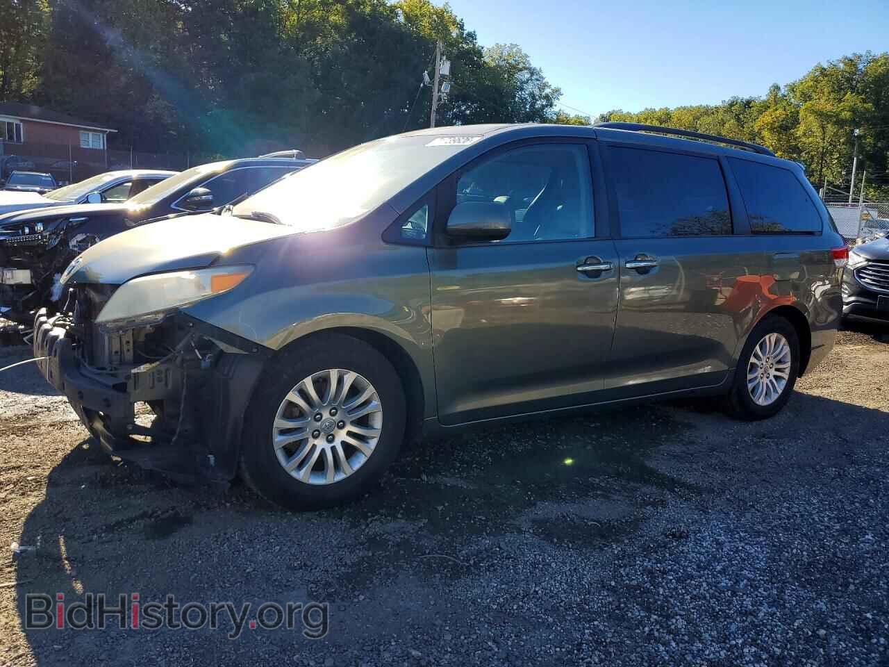 Photo 5TDYK3DCXBS089045 - TOYOTA SIENNA 2011