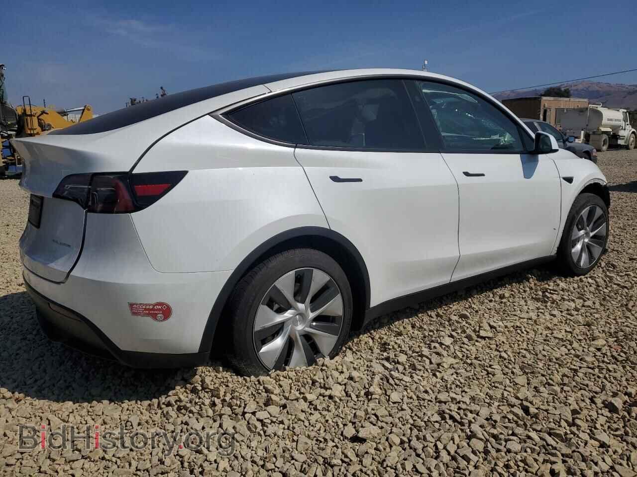 2024 TESLA MODEL Y - VIN: 7SAYGDEE5RF066748 - Photo 3