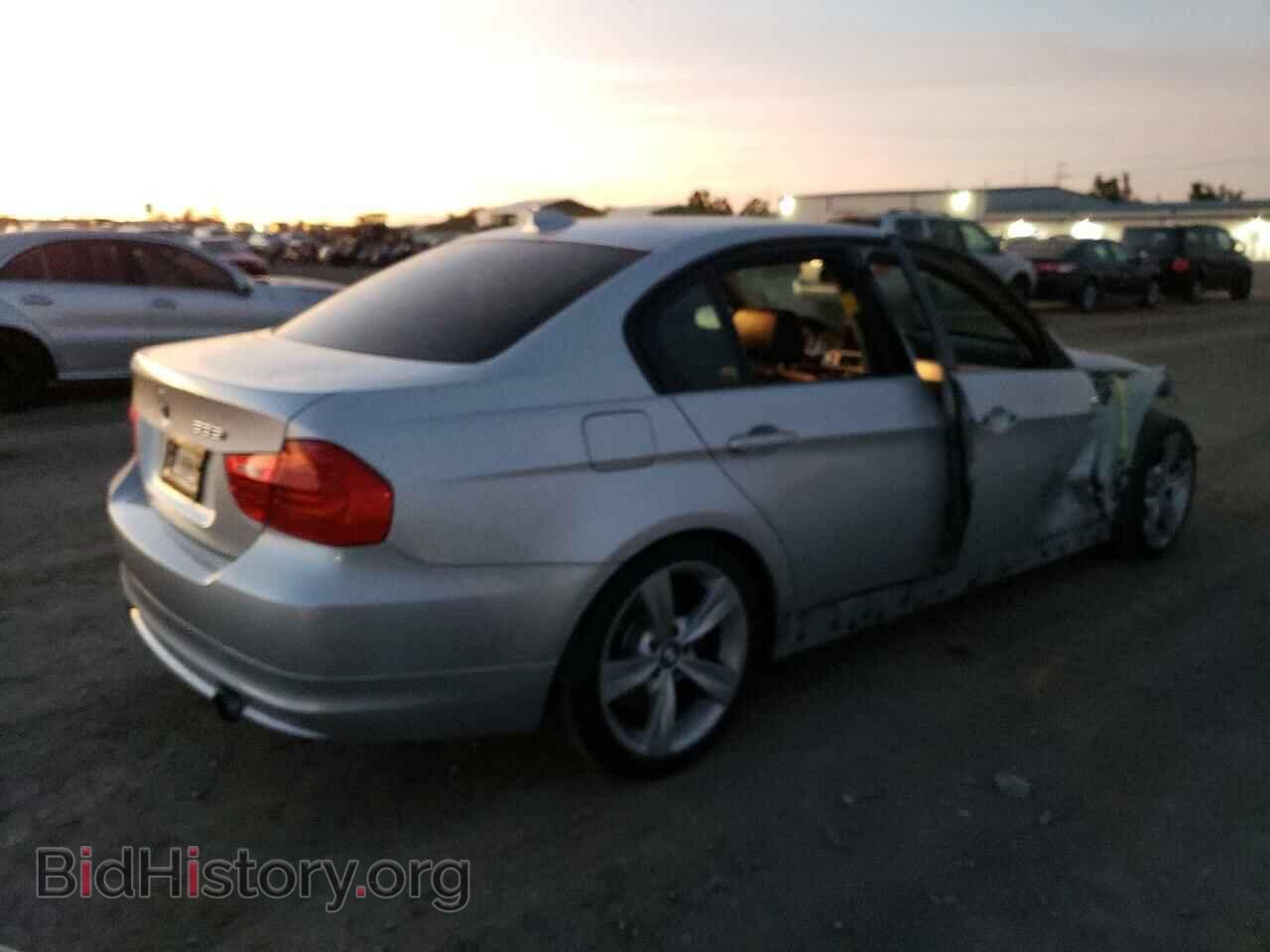 2011 BMW 3 SERIES - VIN: WBAPM5C55BE578492 - Фото 3
