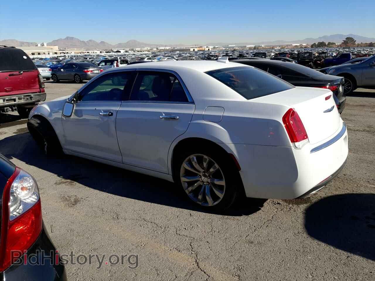 2018 CHRYSLER 300 - VIN: 2C3CCAEG1JH159708 - Фото 2