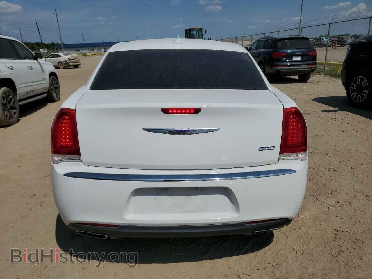 2018 CHRYSLER 300 - VIN: 2C3CCAAG3JH338130 - Фото 6