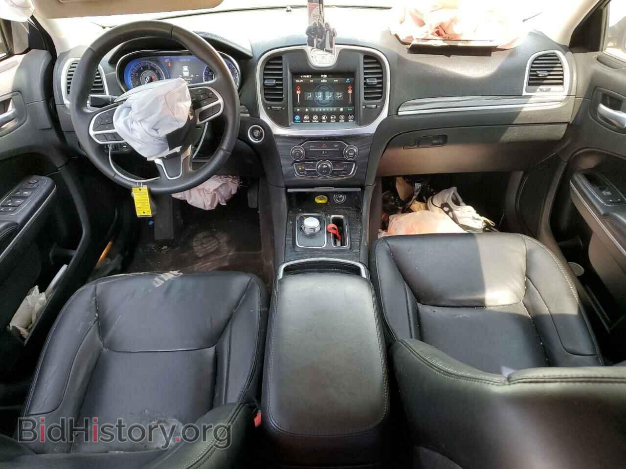 2018 CHRYSLER 300 - VIN: 2C3CCAAG3JH338130 - Фото 8