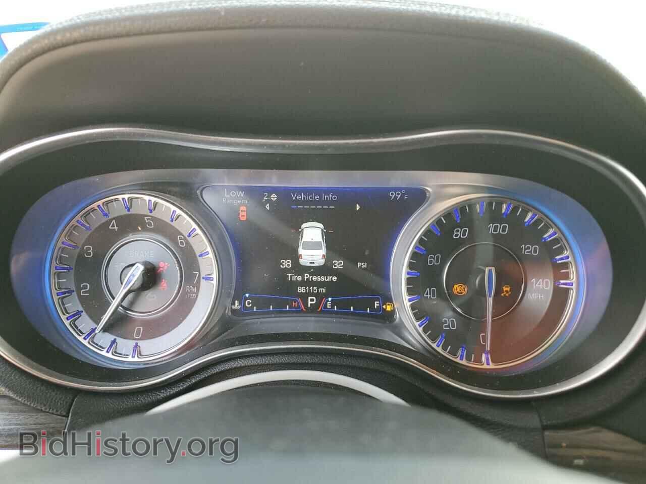 2018 CHRYSLER 300 - VIN: 2C3CCAAG3JH338130 - Фото 9