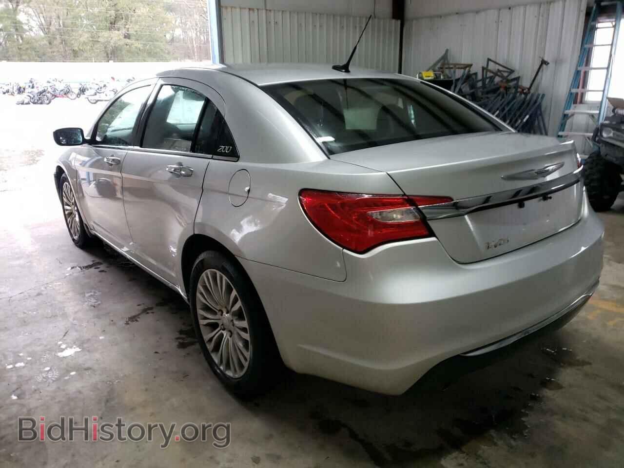 2011 CHRYSLER 200 - VIN: 1C3BC2FG2BN551198 - Photo 2