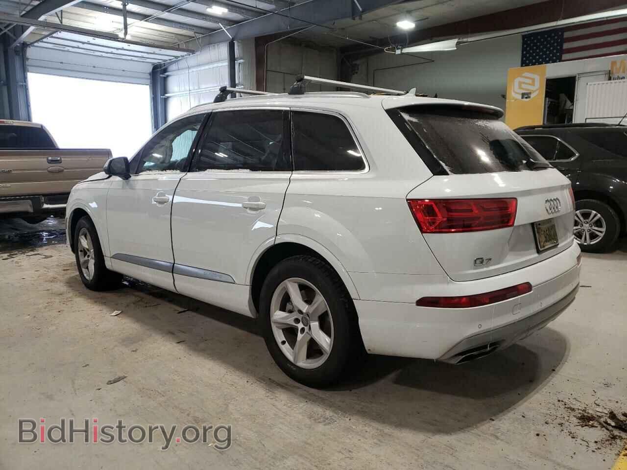 2017 AUDI Q7 - VIN: WA1VAAF75HD056964 - Фото 2