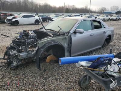 2014 Chrysler 300, silver — VIN 2C3CCAAG4EH136175, Copart