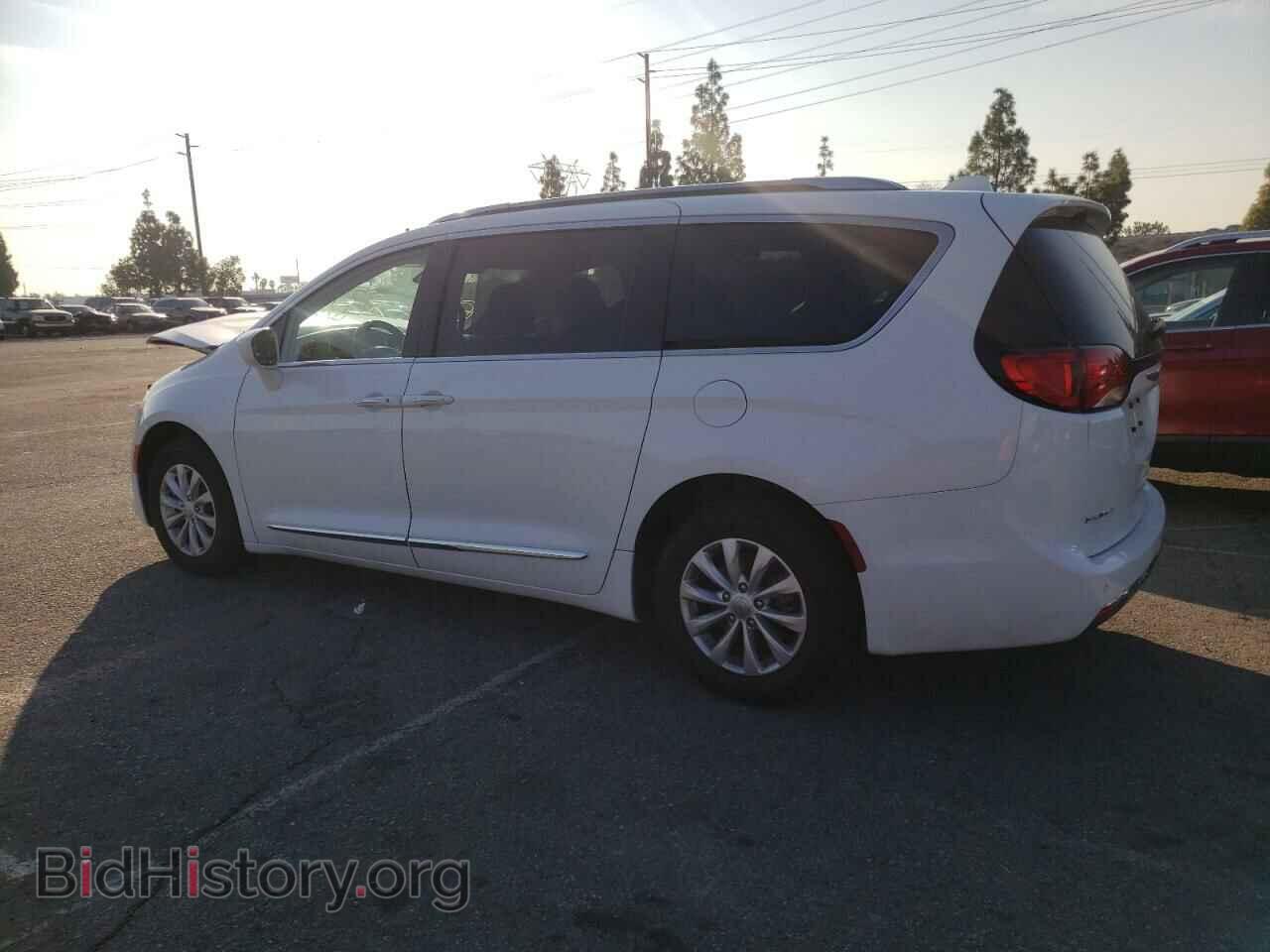 2019 CHRYSLER PACIFICA - VIN: 2C4RC1BGXKR655158 - Фото 2