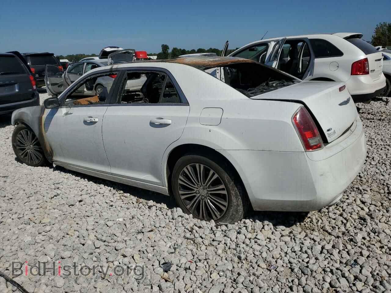 2013 CHRYSLER 300 - VIN: 2C3CCAGT9DH744003 - Фото 2