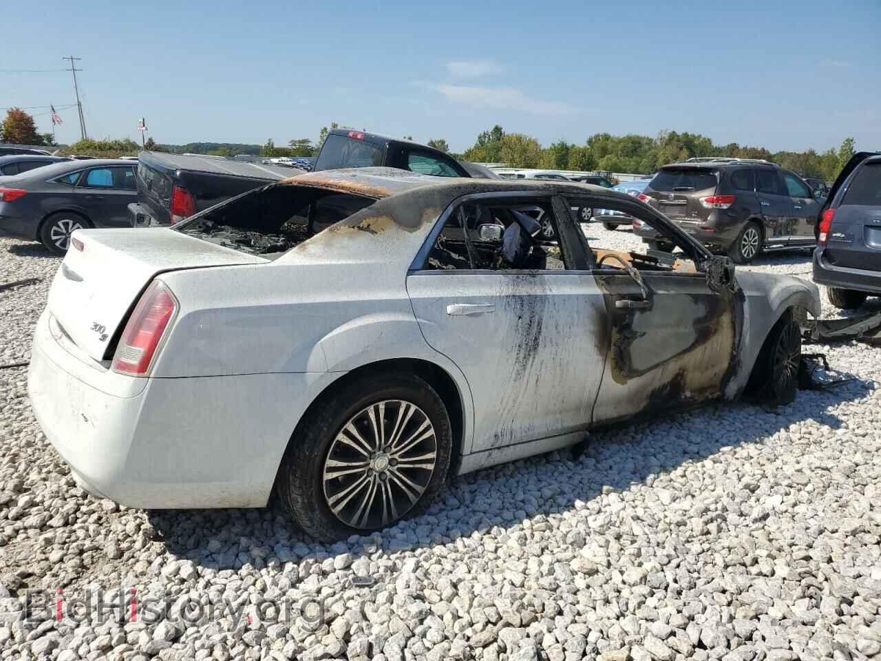2013 CHRYSLER 300 - VIN: 2C3CCAGT9DH744003 - Фото 3