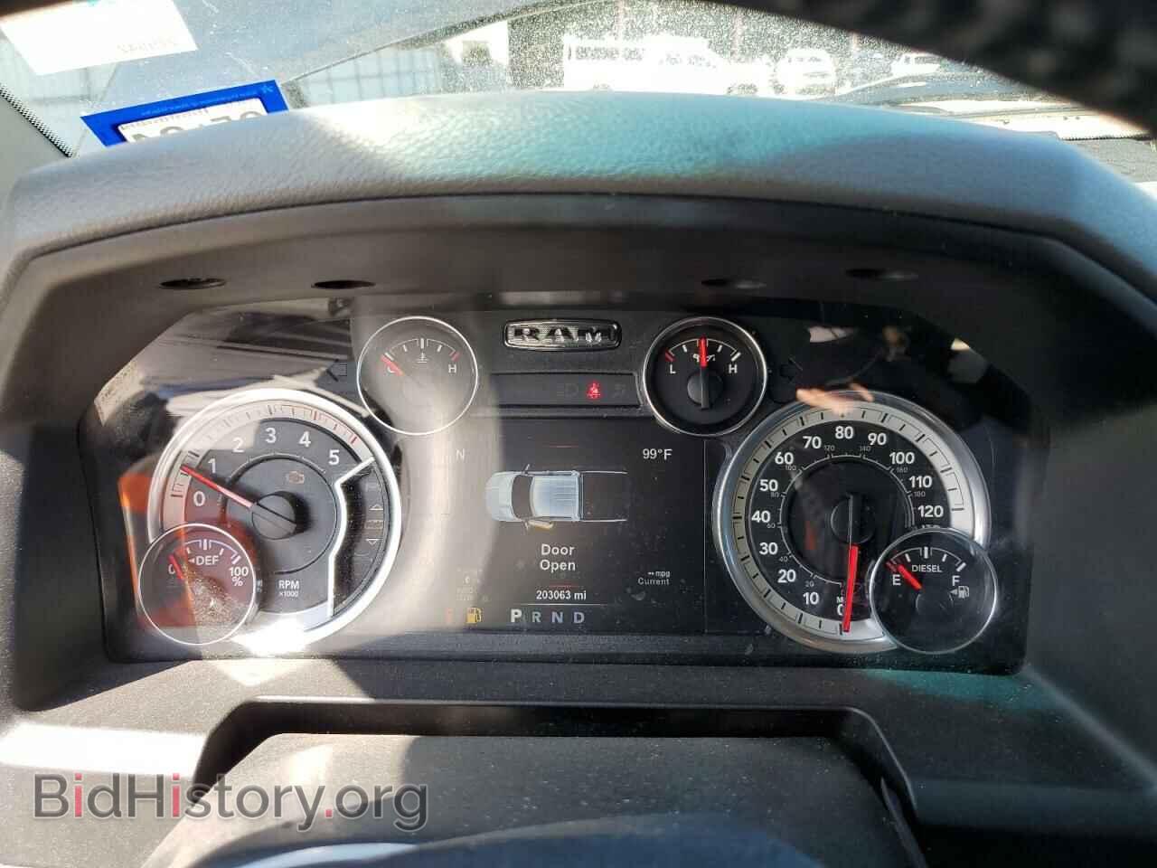 2018 RAM All Models - VIN: 3C6UR5ML9JG139461 - Photo 9