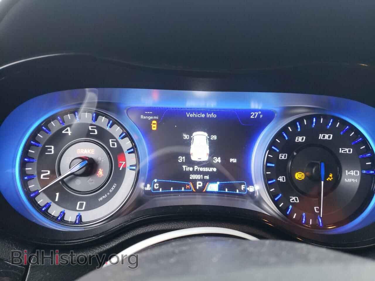 2018 CHRYSLER 300 - VIN: 2C3CCAGG8JH326143 - Фото 9