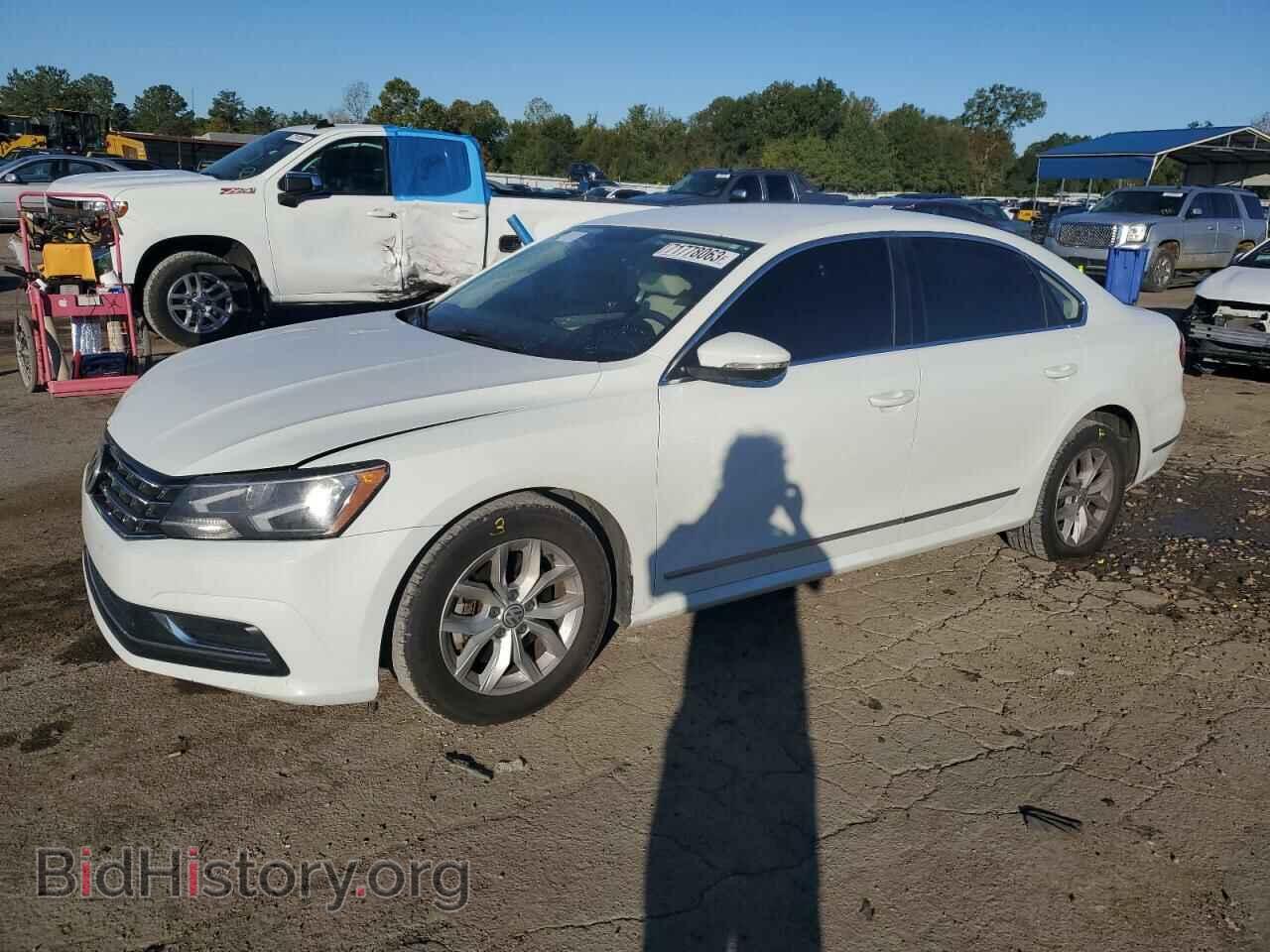 Photo 1VWAT7A34HC072579 - VOLKSWAGEN PASSAT 2017