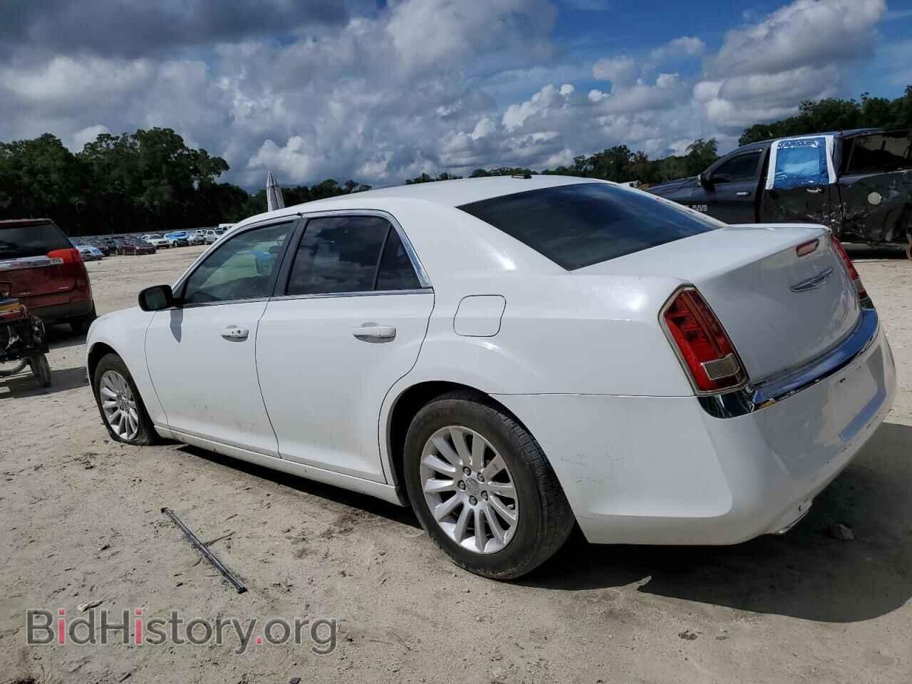 2014 CHRYSLER 300 - VIN: 2C3CCAAGXEH335974 - Фото 2