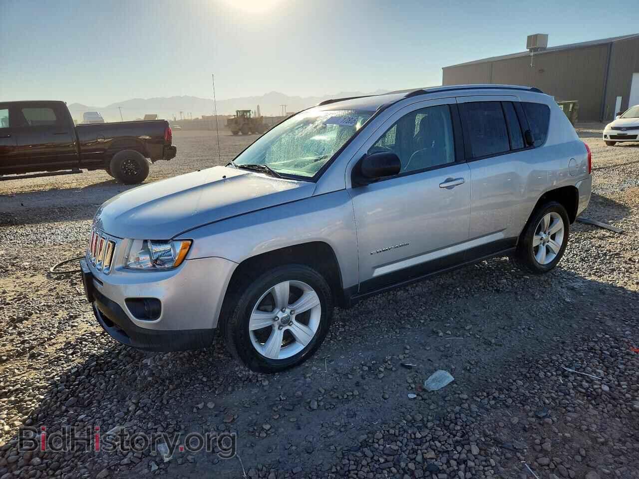Фотография 1J4NF1FB1BD141782 - JEEP COMPASS 2011