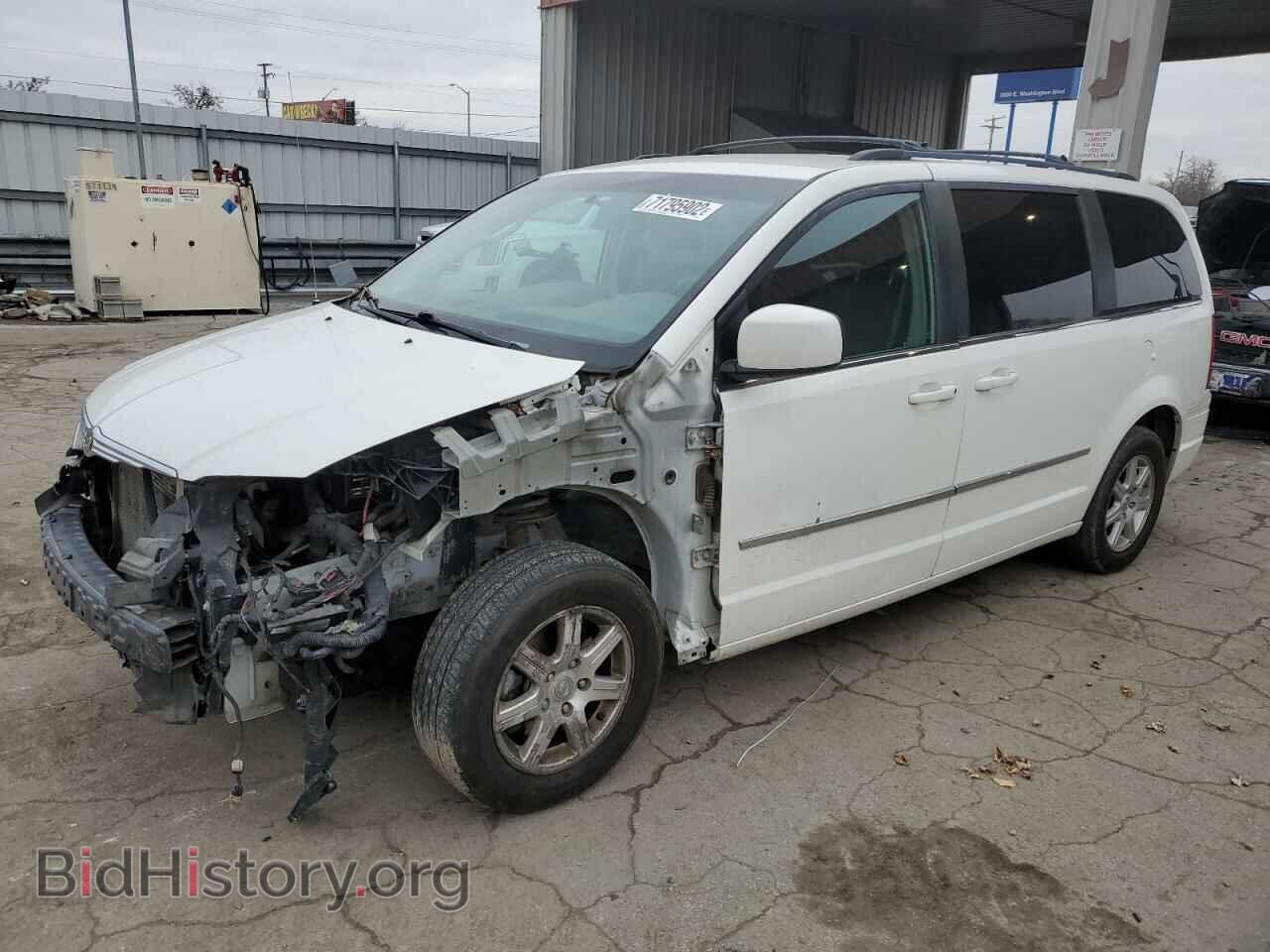 Photo 2A4RR5D13AR155737 - CHRYSLER MINIVAN 2010