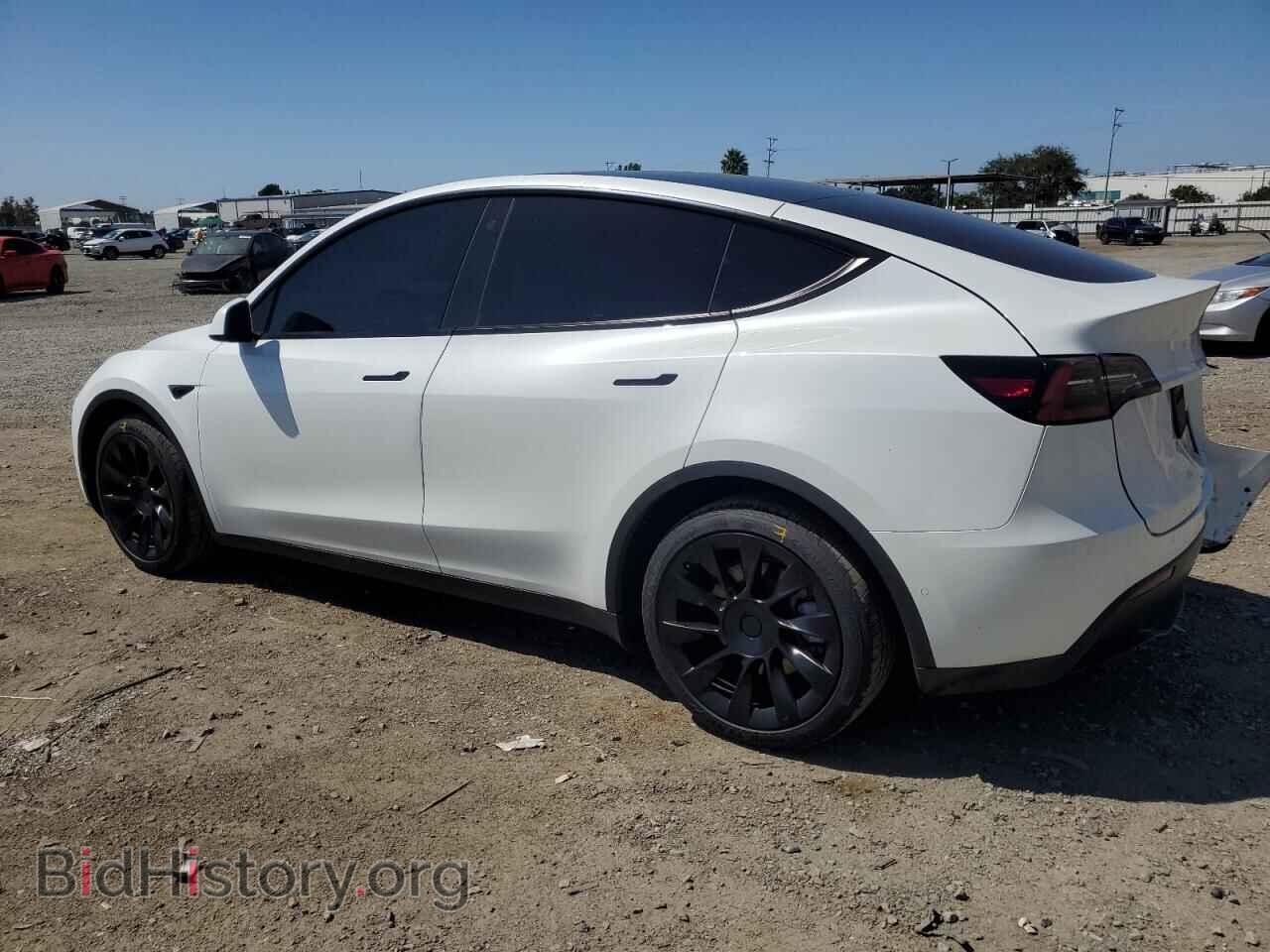 2022 TESLA MODEL Y - VIN: 7SAYGAEE3NF515885 - Фото 2